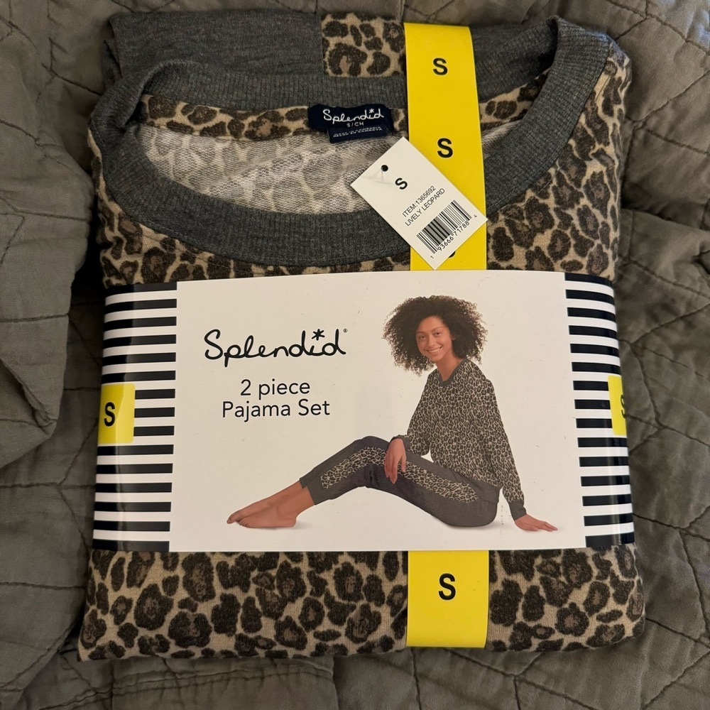 NEW! Splendid Jogger and Crew Neck Leopard Lounge Set Size Small S